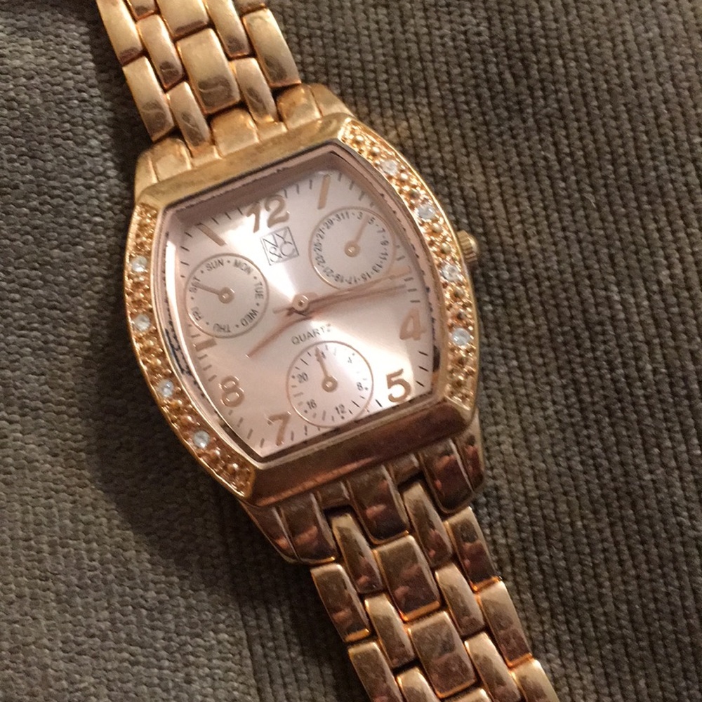 Watch - Picture 4 of 4
